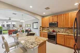 9070 Tremezzo Ln, Boynton Beach, FL 33472 - Photo 6