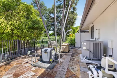 663 Deer Creek Hollows Circle, Deerfield Beach, FL 33442 - Photo 30