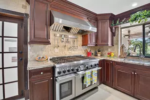 663 Deer Creek Hollows Circle, Deerfield Beach, FL 33442 - Photo 10