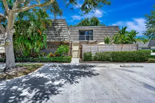 207 2nd Terrace, Palm Beach Gardens, FL 33418 - Photo 2