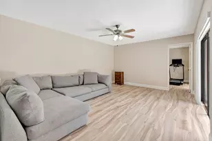 207 2nd Terrace, Palm Beach Gardens, FL 33418 - Photo 4