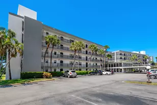 9235 SW 8th St, Boca Raton, FL 33428 - Photo 4