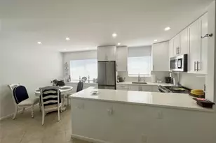 548 Durham S, Deerfield Beach, FL 33442 - Photo 6