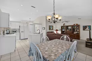 1011 Woodfield Cir, Palm Beach Gardens, FL 33418 - Photo 24