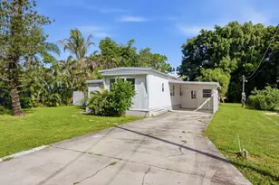 1823 SW College St, Stuart, FL 34997 - Photo 4