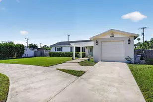 7752 St Andrews Rd, Lake Worth, FL 33467 - Photo 4