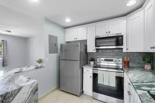 566 Saxony L, Delray Beach, FL 33446 - Photo 8