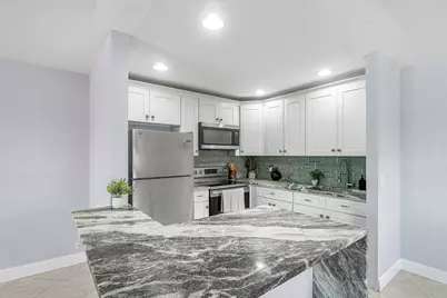 566 Saxony L, Delray Beach, FL 33446 - Photo 4