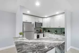 566 Saxony L, Delray Beach, FL 33446 - Photo 4