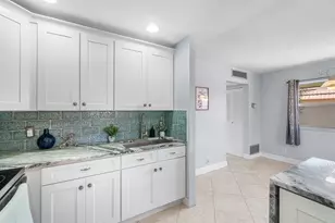 566 Saxony L, Delray Beach, FL 33446 - Photo 10