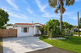 4730 NE 3rd Ave, Oakland Park, FL 33334 - Photo 2