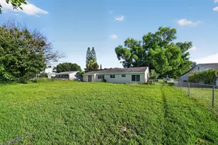 230 SW Cherryhill Rd, Port Saint Lucie, FL 34953 - Photo 32