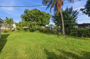 980 NW 183rd St, Miami Gardens, FL 33169 - Photo 22