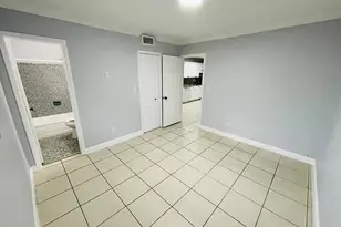 890 NW 45th Ave, Miami, FL 33126 - Photo 8
