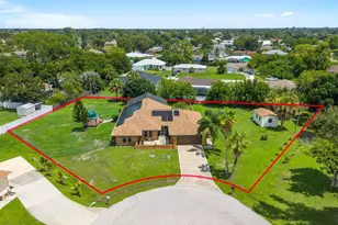 101 SE Nash Ct, Port Saint Lucie, FL 34983 - Photo 1