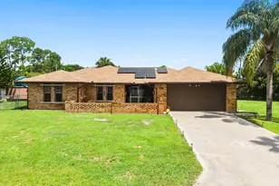 101 SE Nash Ct, Port Saint Lucie, FL 34983 - Photo 2