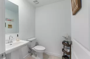527 NW 17th St, Fort Lauderdale, FL 33311 - Photo 14
