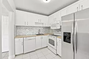 9300 SW 8th St, Boca Raton, FL 33428 - Photo 4