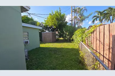 911 NE 58th Street, Oakland Park, FL 33334 - Photo 18