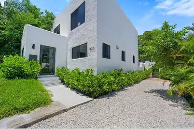 823 33rd Street, West Palm Beach, FL 33407 - Photo 2