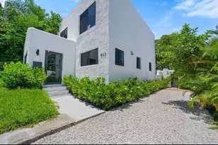 823 33rd St, West Palm Beach, FL 33407 - Photo 2