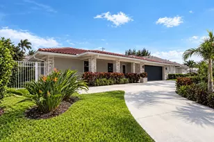 1221 Singer Dr, Singer Island, FL 33404 - Photo 1