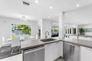 2540 Mercedes Dr, Fort Lauderdale, FL 33316 - Photo 22