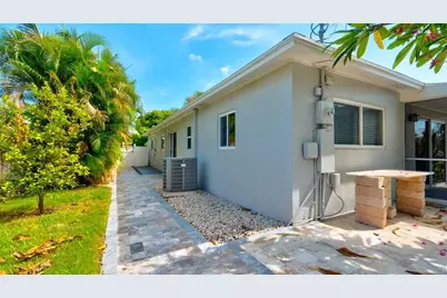 701 SE 1st Street, Boynton Beach, FL 33435 - Photo 8