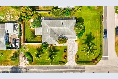 701 SE 1st Street, Boynton Beach, FL 33435 - Photo 2