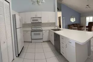 382 NW Sherry Ln, Port Saint Lucie, FL 34986 - Photo 4