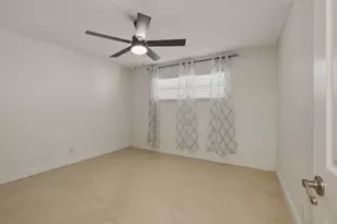 681 S Hollybrook Dr, Pembroke Pines, FL 33025 - Photo 12