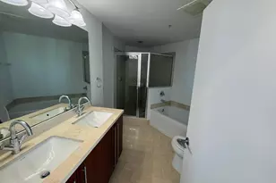 79 SW 12th St, Miami, FL 33130 - Photo 12
