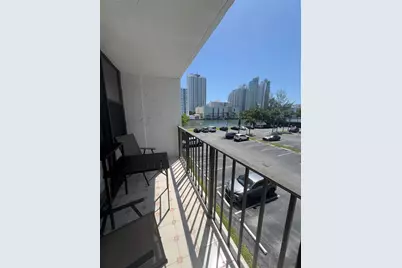 800 Parkview Drive, Hallandale Beach, FL 33009 - Photo 16