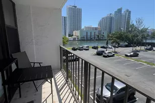 800 Parkview Dr, Hallandale Beach, FL 33009 - Photo 16