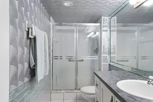 1400 St Charles Pl, Pembroke Pines, FL 33026 - Photo 16