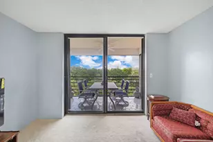 1400 St Charles Pl, Pembroke Pines, FL 33026 - Photo 10