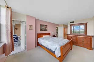 1400 St Charles Pl, Pembroke Pines, FL 33026 - Photo 20