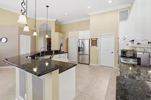606 Cypress Green Cir, Wellington, FL 33414 - Photo 4