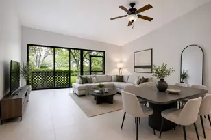 9816 NW 36th St, Sunrise, FL 33351 - Photo 4