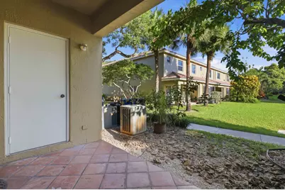 12207 SW 6th Street, Pembroke Pines, FL 33025 - Photo 16