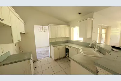2501 Iroquois Avenue, Fort Pierce, FL 34946 - Photo 12