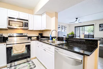 450 Palm Circle W #106, Pembroke Pines, FL 33025 - Photo 20