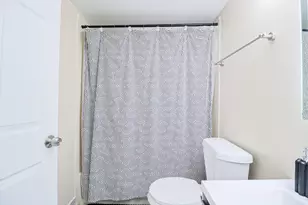 450 Palm Cir W, Pembroke Pines, FL 33025 - Photo 26