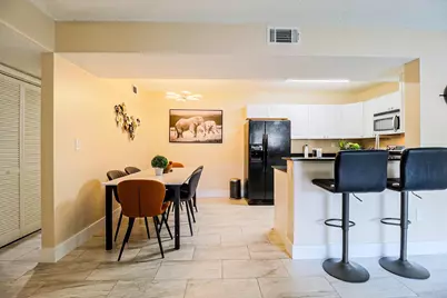 450 Palm Circle W #106, Pembroke Pines, FL 33025 - Photo 10