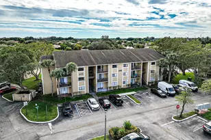450 Palm Cir W, Pembroke Pines, FL 33025 - Photo 64