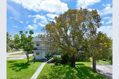 906 Foresteria Drive, Lake Park, FL 33403 - Photo 2