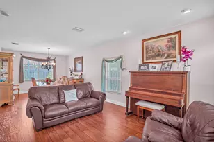 317 E Garden Cove Cir, Davie, FL 33325 - Photo 10