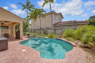 317 E Garden Cove Cir, Davie, FL 33325 - Photo 2