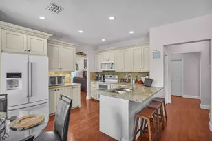 317 E Garden Cove Cir, Davie, FL 33325 - Photo 16
