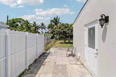 4785 Clinton Boulevard, Lake Worth, FL 33463 - Photo 24